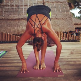 Yoga: Asmara Yoga