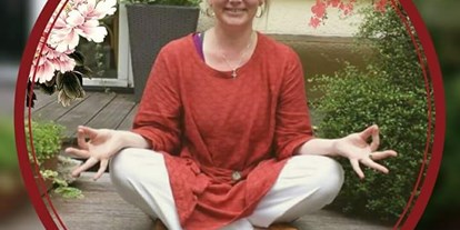 Yogakurs - Kurssprache: Deutsch - Bergisch Gladbach Hand - Yogalehrerin für Hatha Yoga und Yoga Integral - Sylvia Schwarzer