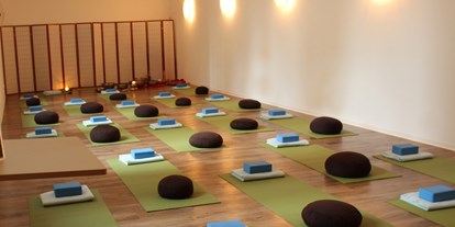 Yogakurs - Kurse mit Förderung durch Krankenkassen - Chemnitz Hilbersdorf - Unser Yogaraum - Ellen Kaettniß | YOGA-Inspiration