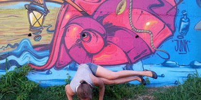 Yogakurs - vorhandenes Yogazubehör: Yogablöcke - Kirchheim unter Teck - https://scontent.xx.fbcdn.net/hphotos-xta1/t31.0-0/p180x540/12015084_931457650254440_8585590098671894867_o.jpg - du!Yoga Simona Hofmann