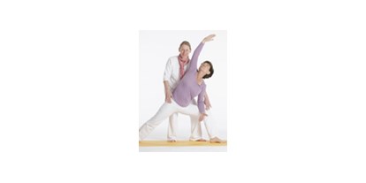Yogakurs - Anzahl der Unterrichtseinheiten (UE): 300 UE - Intensive Yogatherapie 4-Wochen-Ausbildung im Yoga Retreat