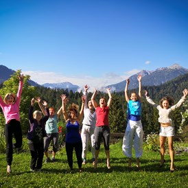 Yoga: Yoga Urlaub und Yoga Retreats im Chiemgau, am Chiemsee, in Tirol, an traumhaften Orten Entspannung und Kraft tanken


Yoga Retreat Kalender auf www.yogamitinka.de/events - Yoga mit Inka