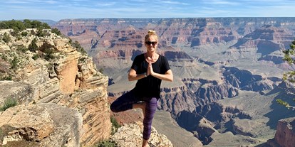 Yogakurs - Art der Yogakurse: Community Yoga (auf Spendenbasis)  - Hessen - Julia Scherer | happyJ Yoga & Travel