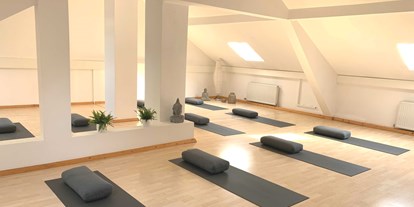 Yogakurs - Art der Yogakurse: Offene Kurse (Einstieg jederzeit möglich) - Wien - Studioräumlichkeiten - Yogagalerie