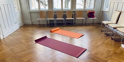 Yogakurs - Erreichbarkeit: gut mit der Bahn - Berlin-Stadt Lichterfelde - Yoga-Anfängerkurs am Bayerischen Platz in Berlin-Schöneberg - meraneum - prevention center