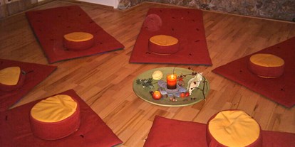 Yogakurs - spezielle Yogaangebote: Yogatherapie - Mainz Laubenheim - Heidi Conradt-Kramlinger / Praxis für köperorientierte Selbsterfahrung