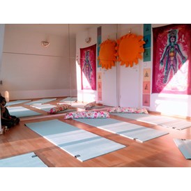 Yogaevent: MediYogaSchule(c)  Innenraum - Intuitives Räuchern mit Marion