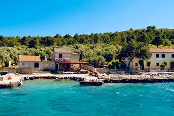 Yogaevent: Kleine Restaurants an jeder Insel - Segeln und Yoga Retreat Kroatien 2022