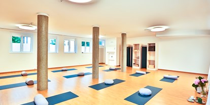 Yogakurs - vorhandenes Yogazubehör: Decken - Zürich - Yoga Raum - Plasma Yoga