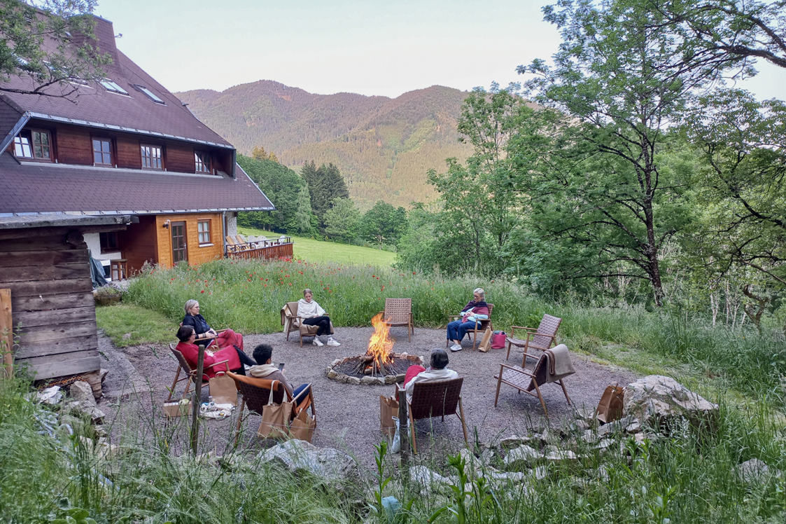 Yogaevent: Der Platz für Lagerfeuer (bei trockenem Wetter) - Re-balance Yourself: Yoga, Ayurveda & Coaching Retreat im Schwarzwald 